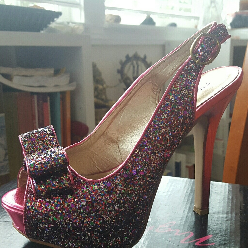 Shimmering Heels by Allure Night Moves 7.5