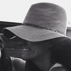 Meet your Posher, Sheena