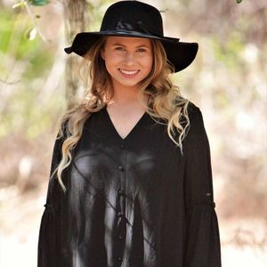 Meet your Posher, Lauryn