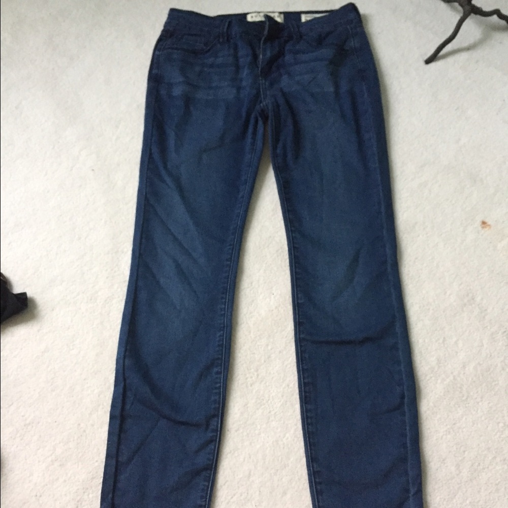 Dark wash jeggings