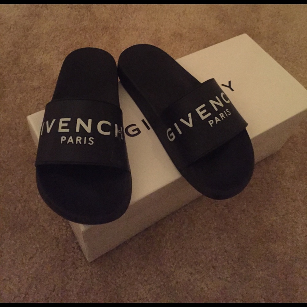 100% authentic Givenchy slides size 5.5 in womens!