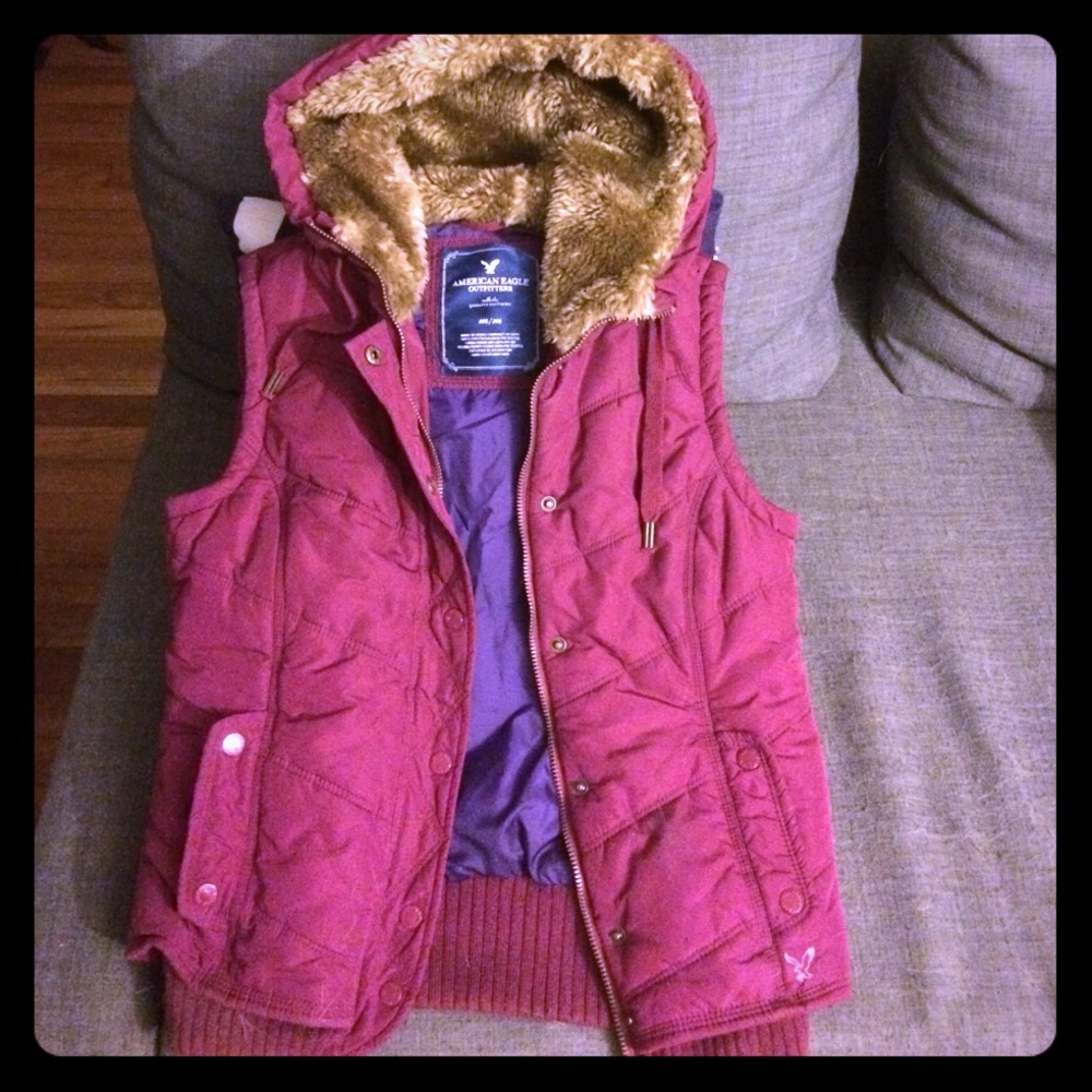AE Maroon Puffer Vest w/Faux Fur Hood