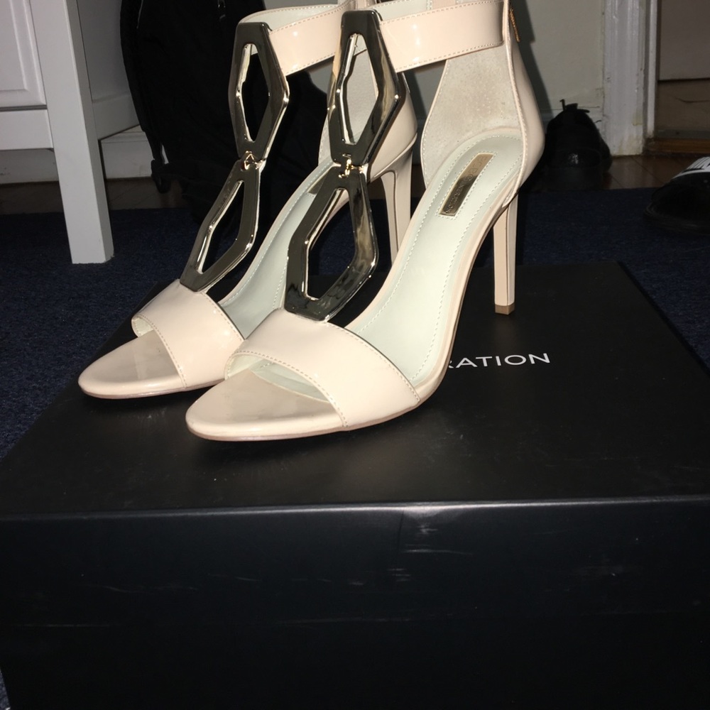 Nude heels size 8!