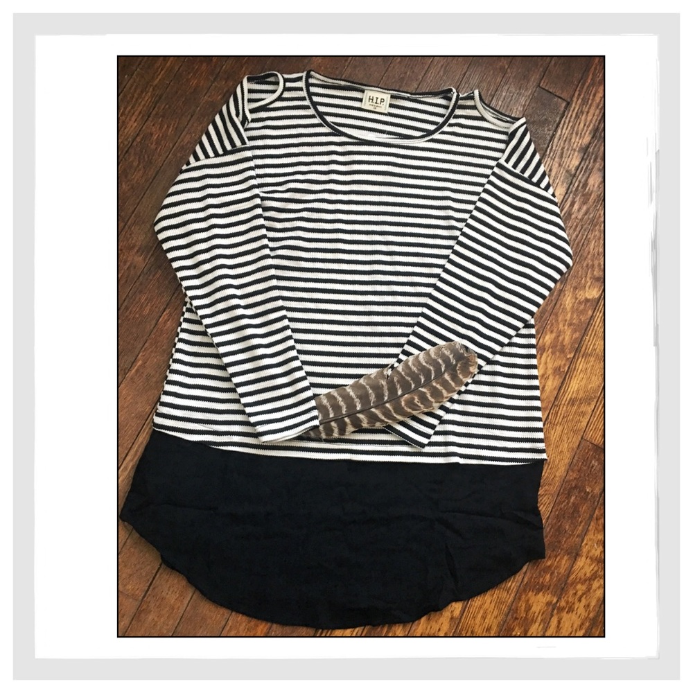 {Plus} Cold Shoulder Striped Contrasting Hem Top