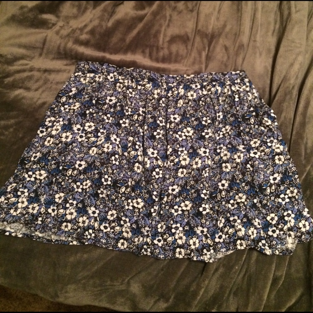 Floral flowy skirt