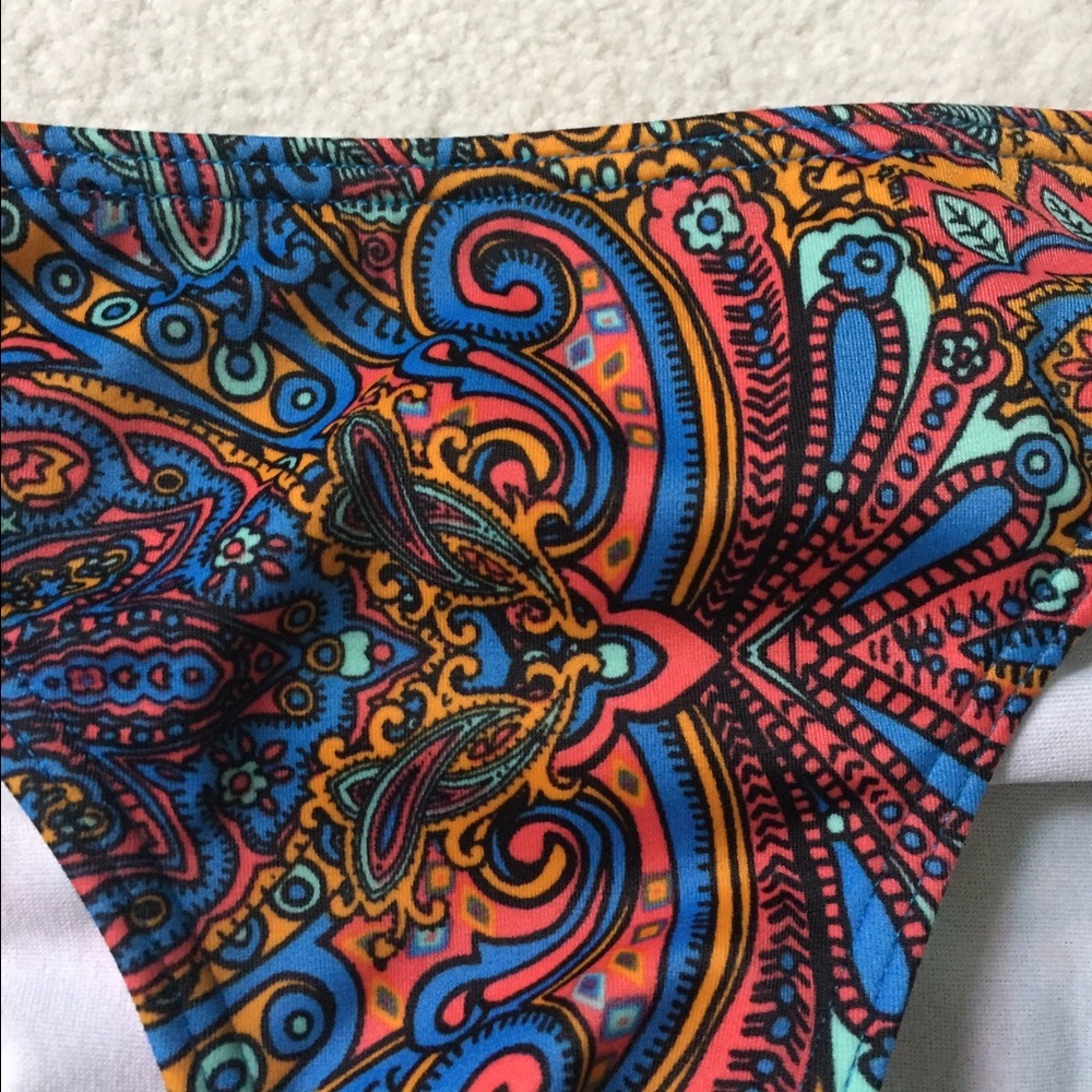 Patterned Bikini - Picture 2 of 5