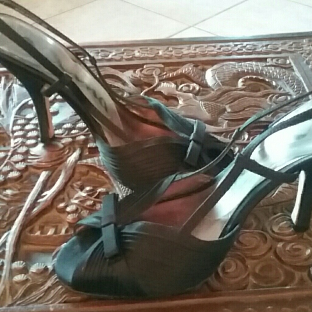 Nina Black Sandals