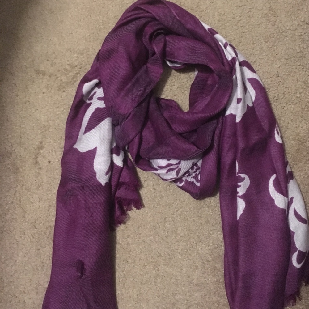 Gap brand Hawaiian print purple and white scarf