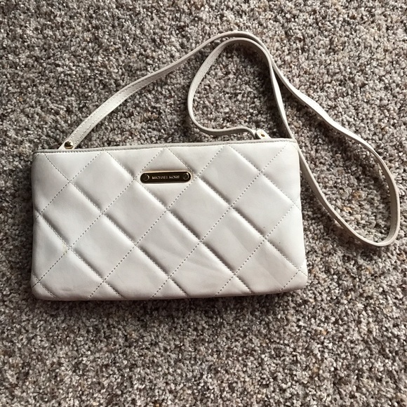 Michael Kors white clutch - Picture 1 of 5