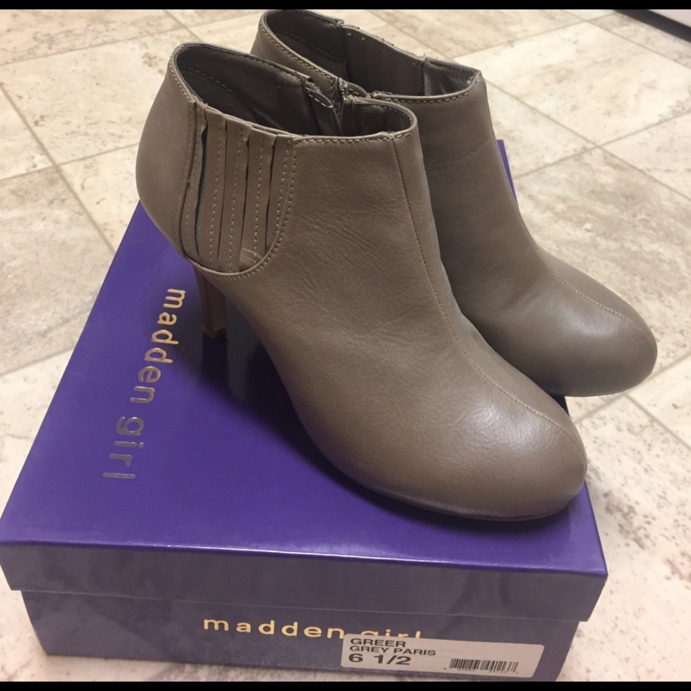 ‼️SOLD‼️Madden Girl Greer Grey Paris Bootie