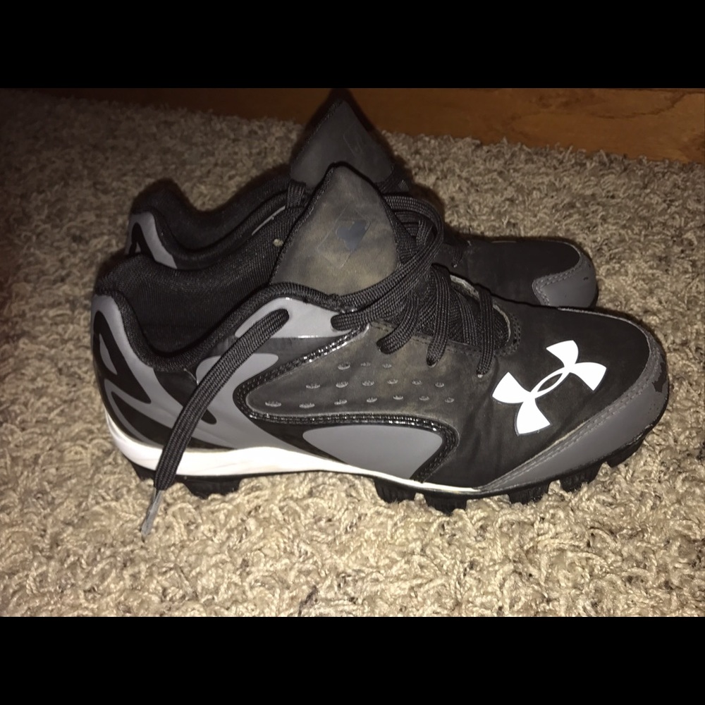 Under armor baseball spikes