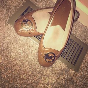 Michael Kors nude flats