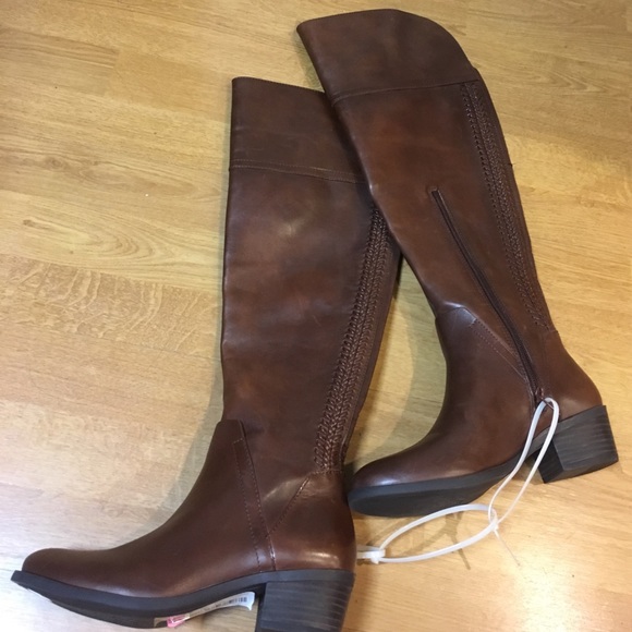 Vince Camuto Shoes - Final sale!! Vince Camuto Bendra boots