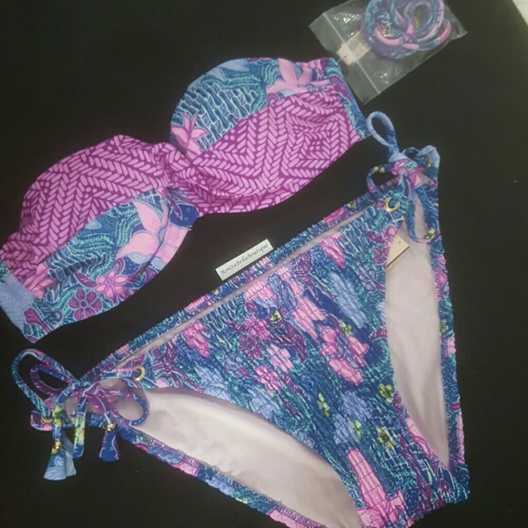 Victoria's Secret 32B M BIKINI BUNDLE NWT
