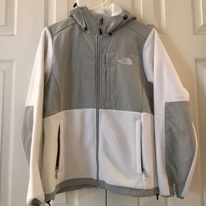 ❗️FLASH SALE SHIPS TODAY❗️White North Face Fleece