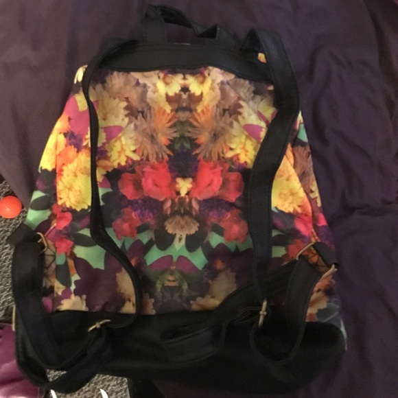 Backpack - Picture 3 of 3