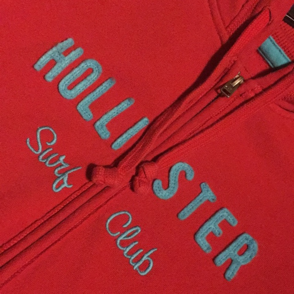 NEED GONE! NWOT Hollister Zip Up