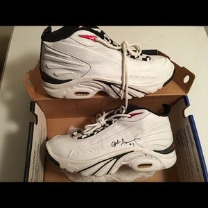Autographed Pr Iverson DMX Lite Basketball sneaker