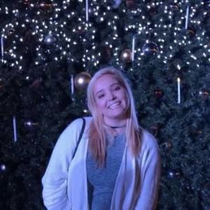 Meet your Posher, Milena