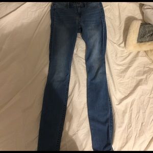 hollister medium washed jeans