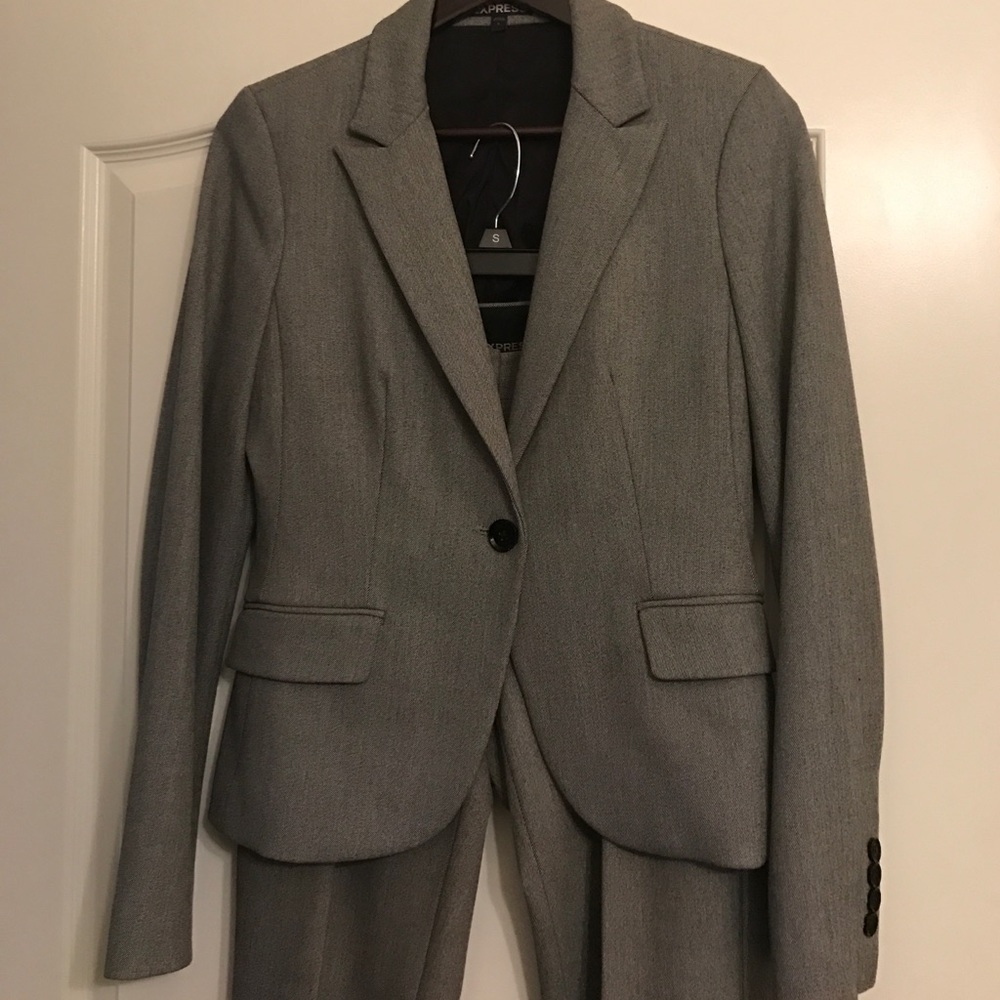 Woman's Express suite Jacket size 6 pants size 2R