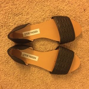 Steve Madden black flats