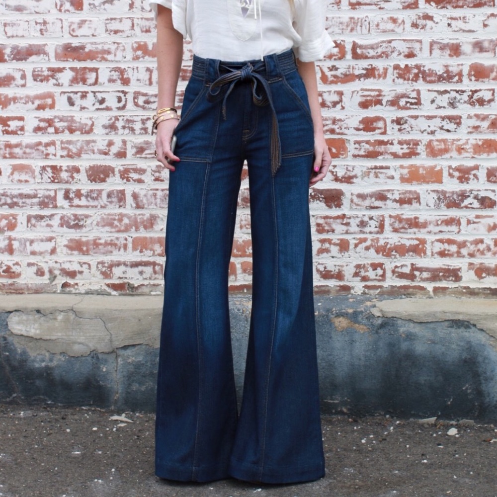 🎉 7 FOR ALL MANKIND EXTREME FLARE BELTED JEANS