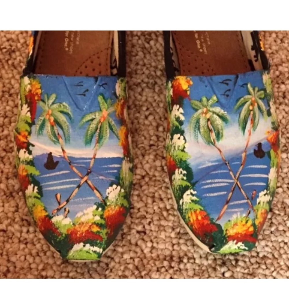 Hand painted Toms - Picture 2 of 3