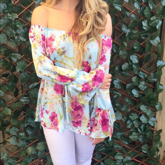 Floral off shoulder - Picture 2 of 3