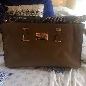 Bebe tote bag with straps