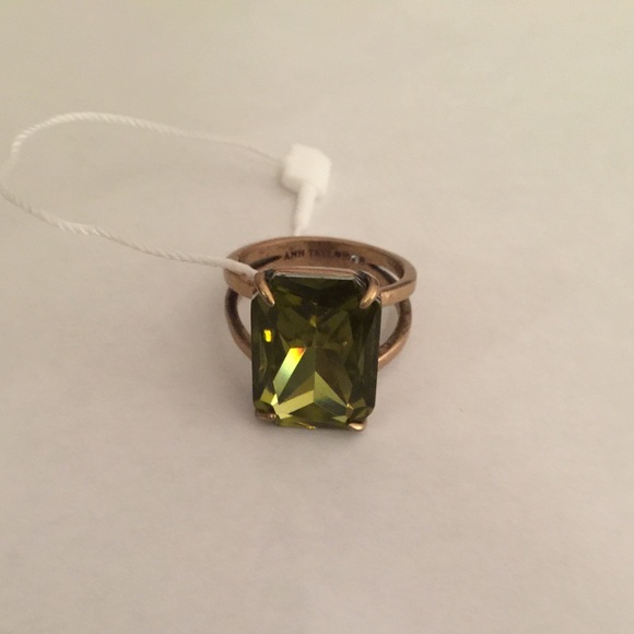 Ann Taylor Crystal statement ring size 7 - Picture 2 of 8