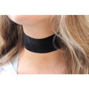 🆕🆕🆕 VELVET CHOKER!!!