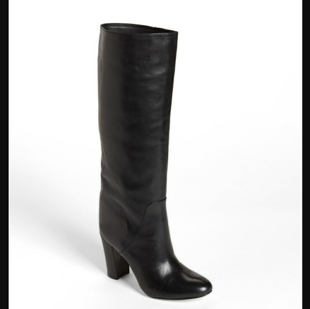 Vince Camuto Signiture