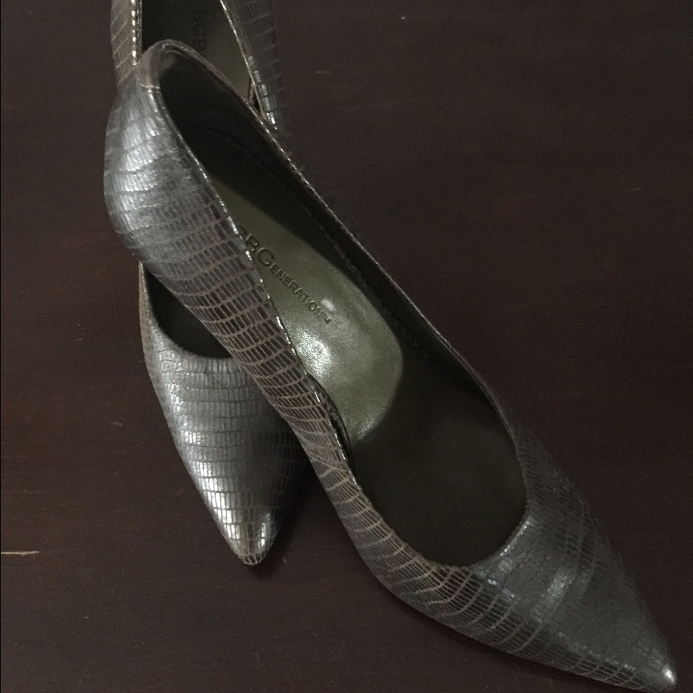 BCBG grey shoes