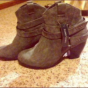 NWT faded glory boots