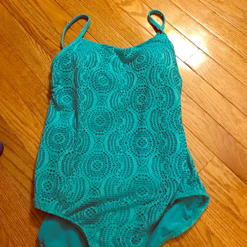 One piece swimwear