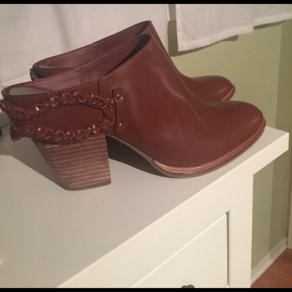Dolce Vita -Cinnamon Stella slide on Boot