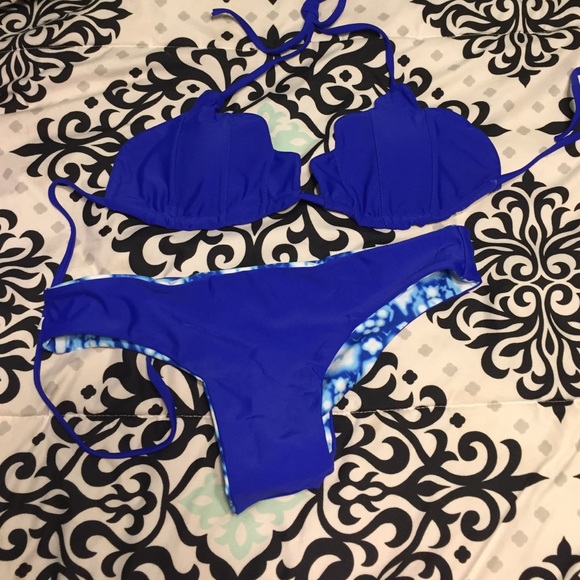 Scalloped Tie Dye Reversible bikini - Picture 2 of 3