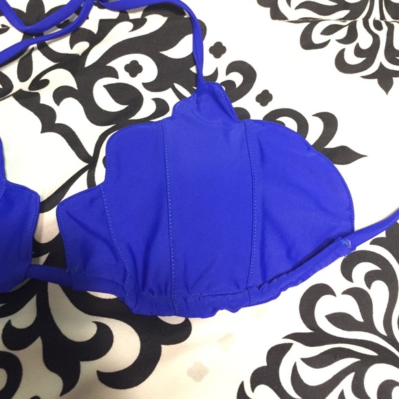 Scalloped Tie Dye Reversible bikini - Picture 3 of 3