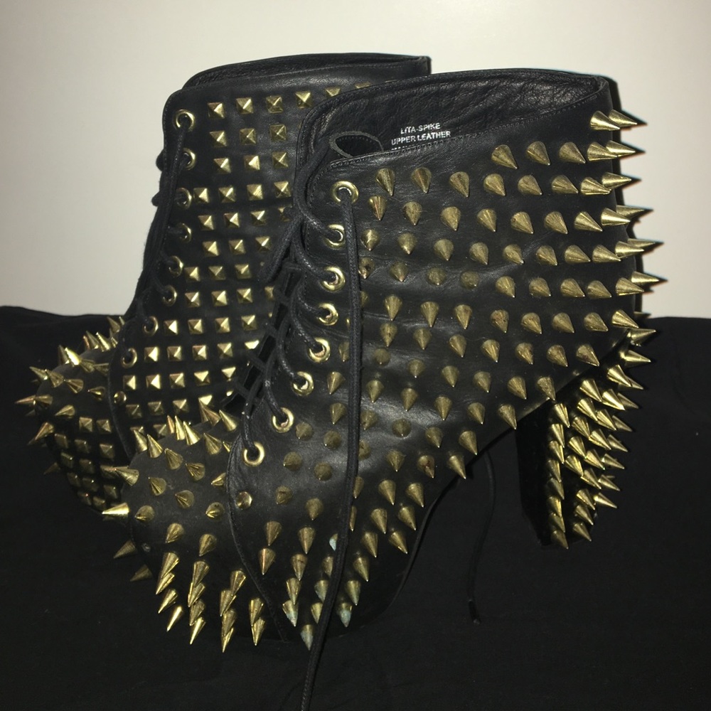 🎉🎉 Fully Spiked Jeffrey Campbell Black Leather