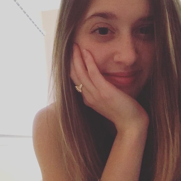 Meet your Posher, Jillian - Picture 1 of 1