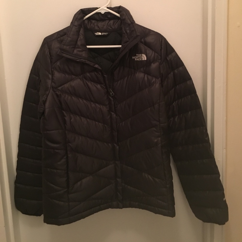 brand new womens north face jacket never worn!!