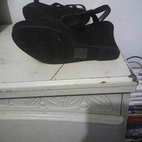 Strappy black wedges - Picture 3 of 4