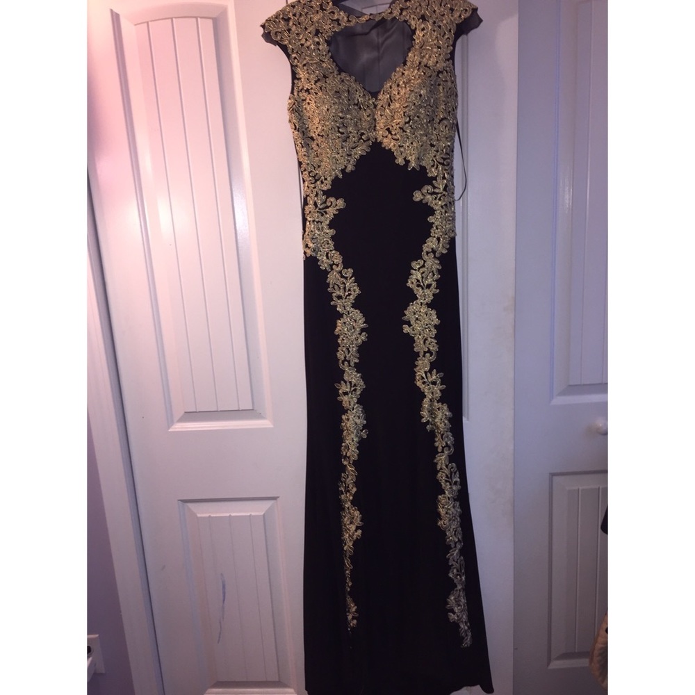 Prom dress - Picture 2 of 4