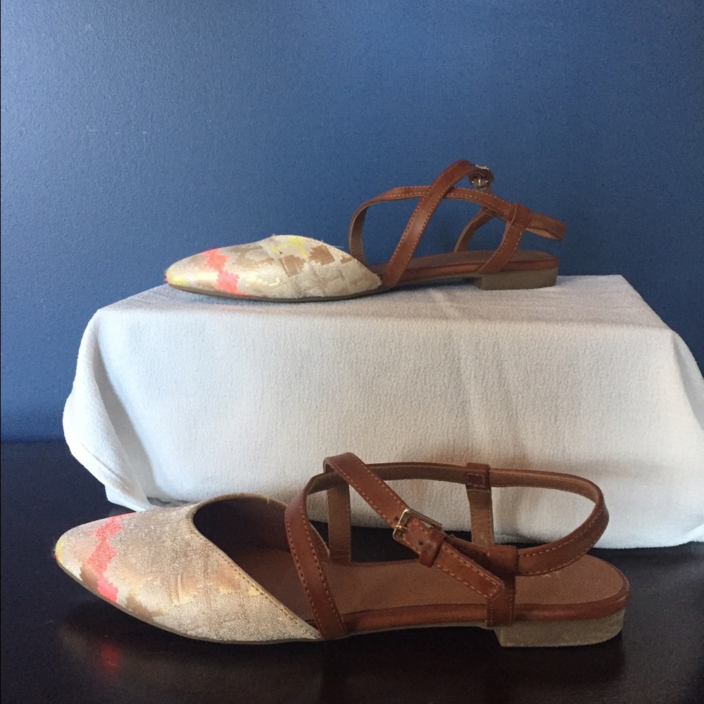 Multi colored strapped flats