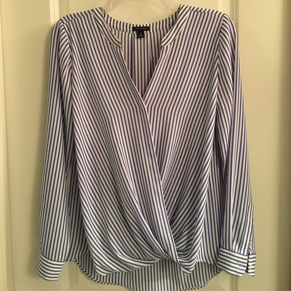 Wrap blouse with from hem gather
