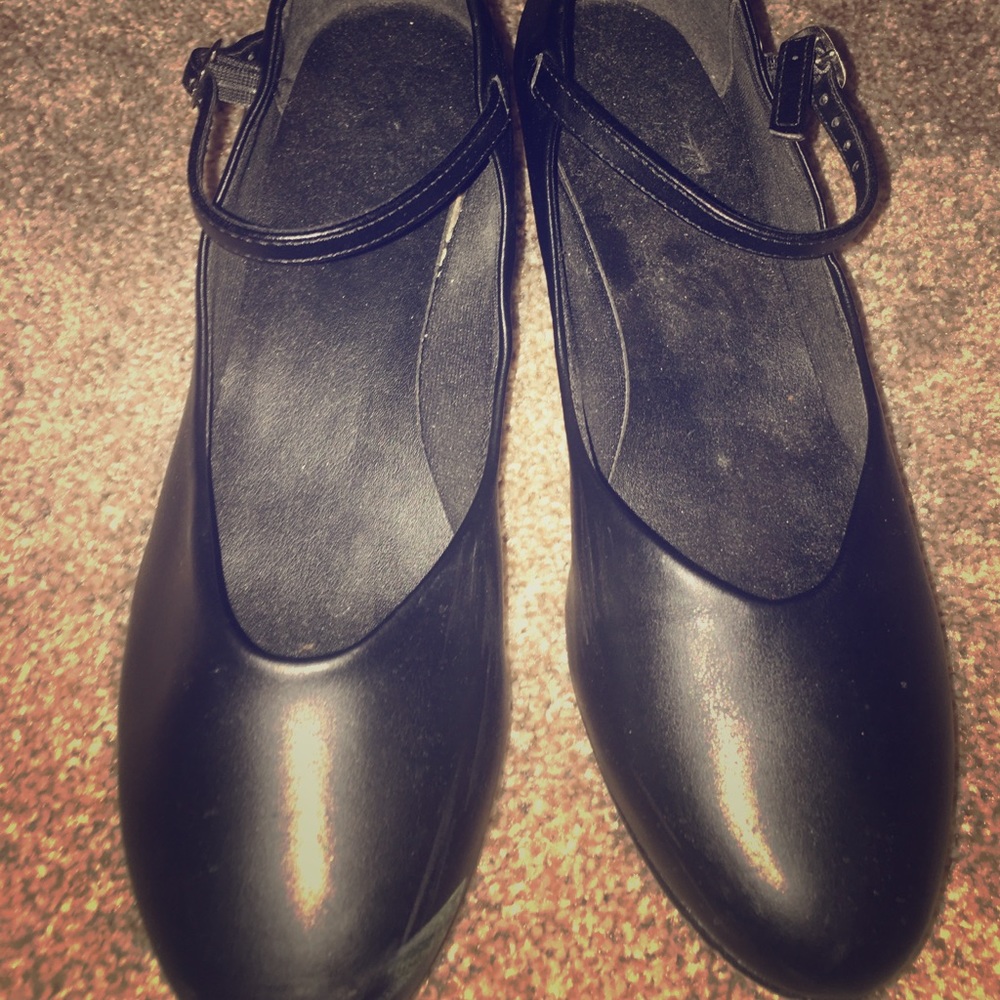 Character shoes in black