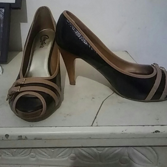 Cute black and tan heels - Picture 2 of 3