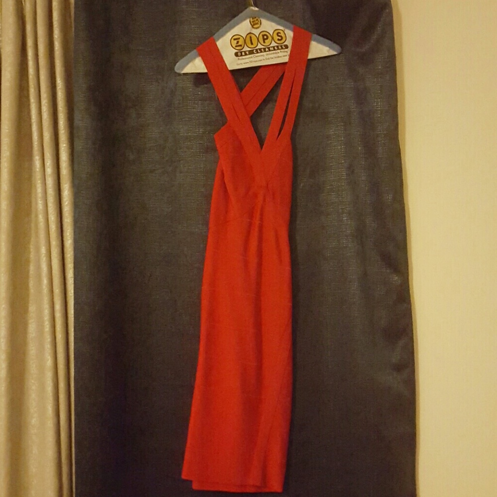 ⭐MARKDOWN⭐ Gogeouse Red Bebe bandage dress