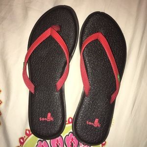 Sanuk Flip Flops